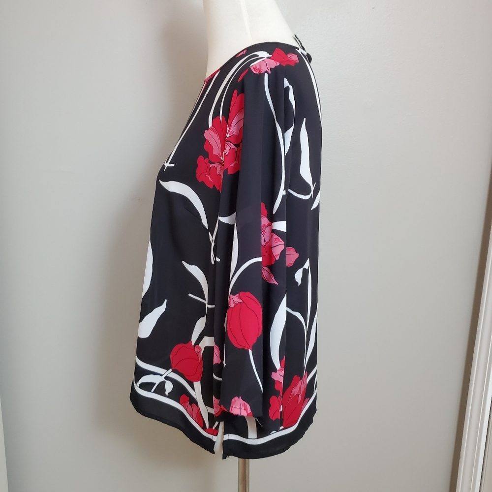 💥3/$25💥 Liz Claiborne Floral Semi Sheer Top - Picture 4 of 9